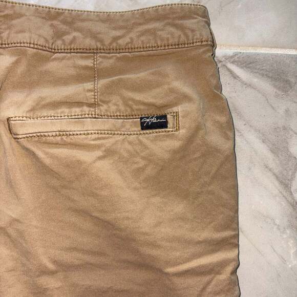 Hollister Men's Chino Khaki Flat Front 9" Shorts - Picture 4 of 4